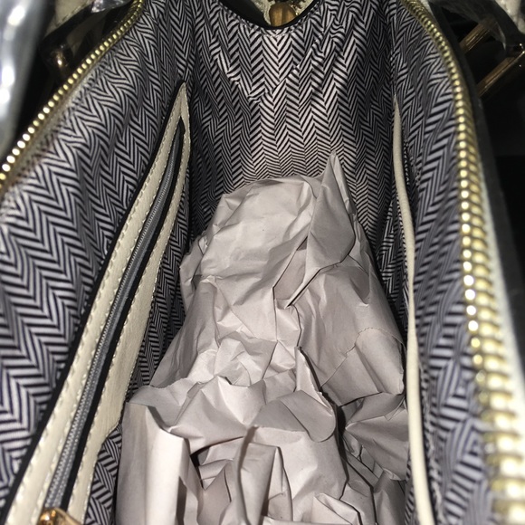 Purse - Picture 3 of 3